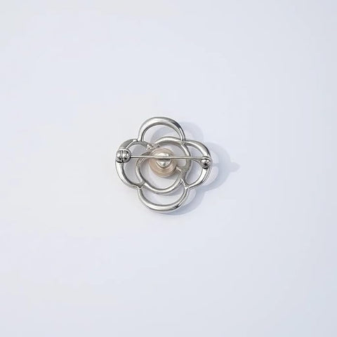 Bria By Saar Designer Crystal Floral Brooch with Central Pearl & Diamond-Style Accents – Stylish Silver Plated Pin for Sarees, Gowns, Blazers & Handbags