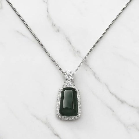 BRIA BY SAAR 925 Silver Jewellery Elegant Silver Pendant Necklace with Green Stone – Timeless Statement Jewelry for Women & Girls – Ideal for All Occasions