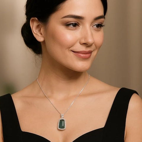 BRIA BY SAAR 925 Silver Jewellery Elegant Silver Pendant Necklace with Green Stone – Timeless Statement Jewelry for Women & Girls – Ideal for All Occasions