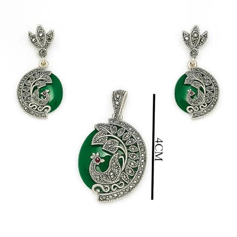 BRIA BY SAAR 925 Silver Jewellery Green Stone Pendant Necklace For Women | Elegant Silver-Tone Finish | Stylish Everyday Wear Jewelry