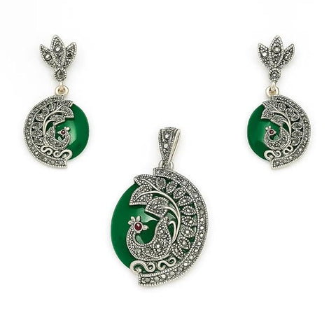 BRIA BY SAAR 925 Silver Jewellery Green Stone Pendant Necklace For Women | Elegant Silver-Tone Finish | Stylish Everyday Wear Jewelry
