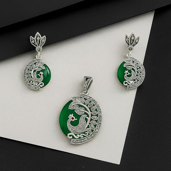 BRIA BY SAAR 925 Silver Jewellery Green Stone Pendant Necklace For Women | Elegant Silver-Tone Finish | Stylish Everyday Wear Jewelry