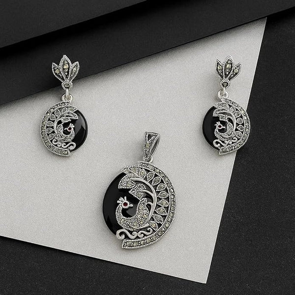 BRIA BY SAAR 925 Silver Jewellery Black Stone Pendant Necklace For Women | Elegant Silver-Tone Finish | Stylis Jewelry Accessory