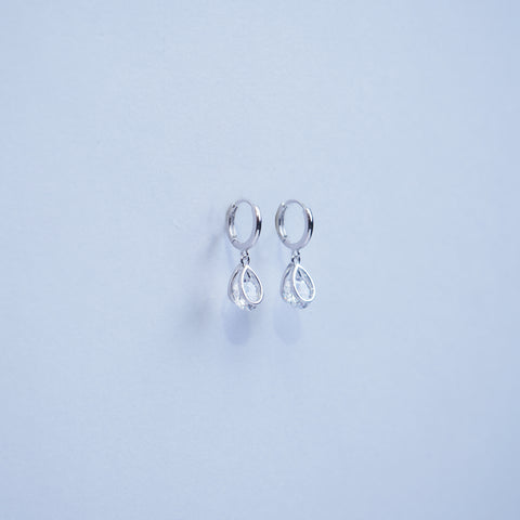 Elegant Teardrop Dangle Earrings