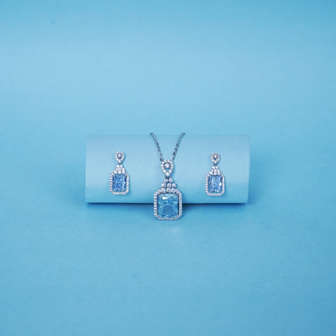 Elegant Silver Aquamarine Halo Jewelry Set – Necklace & Earrings