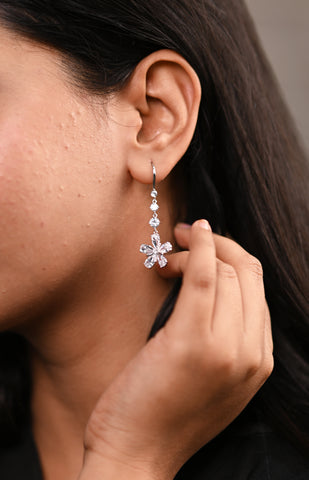 Elegant 925 Silver Snowflake Drop Earrings