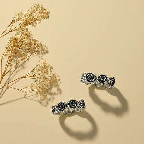 Rose Bloom Toe Rings – Oxidized Silver